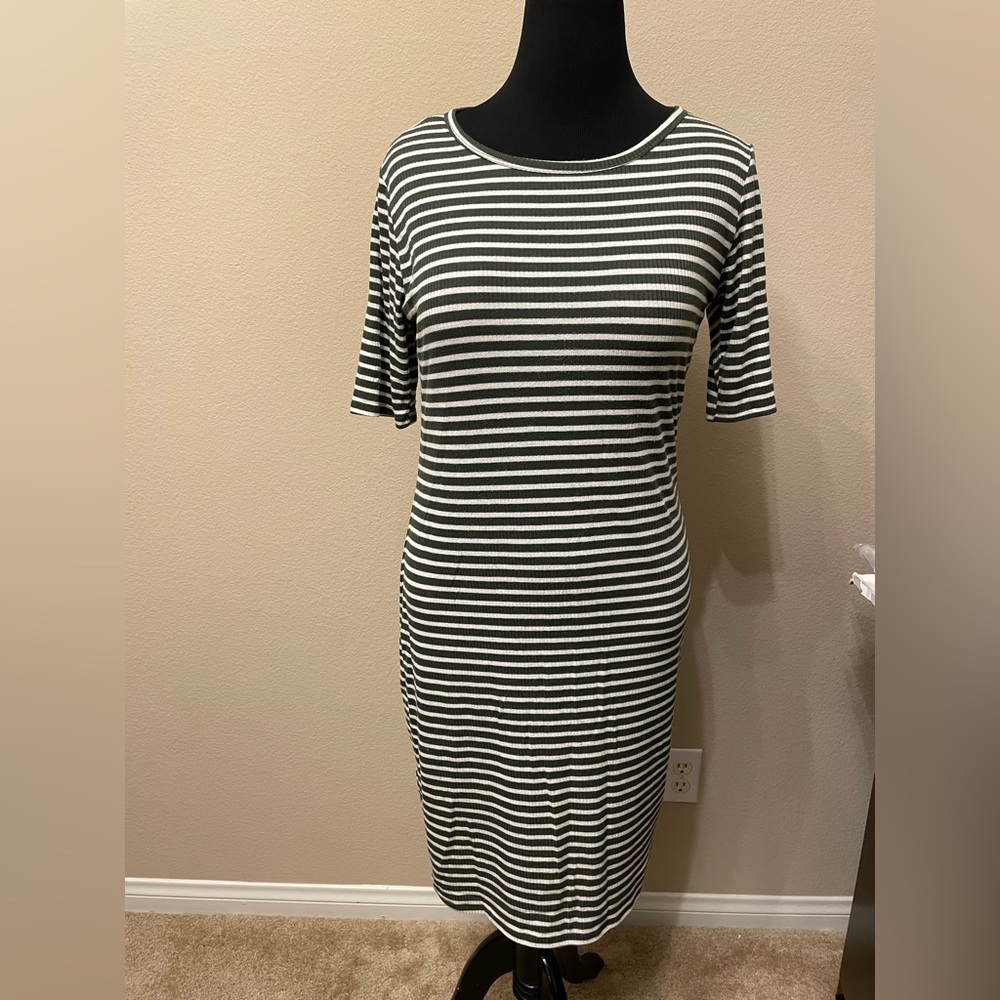 LuLaRose Ribbed Knit Olive Green and Cream Julia Dress Size L